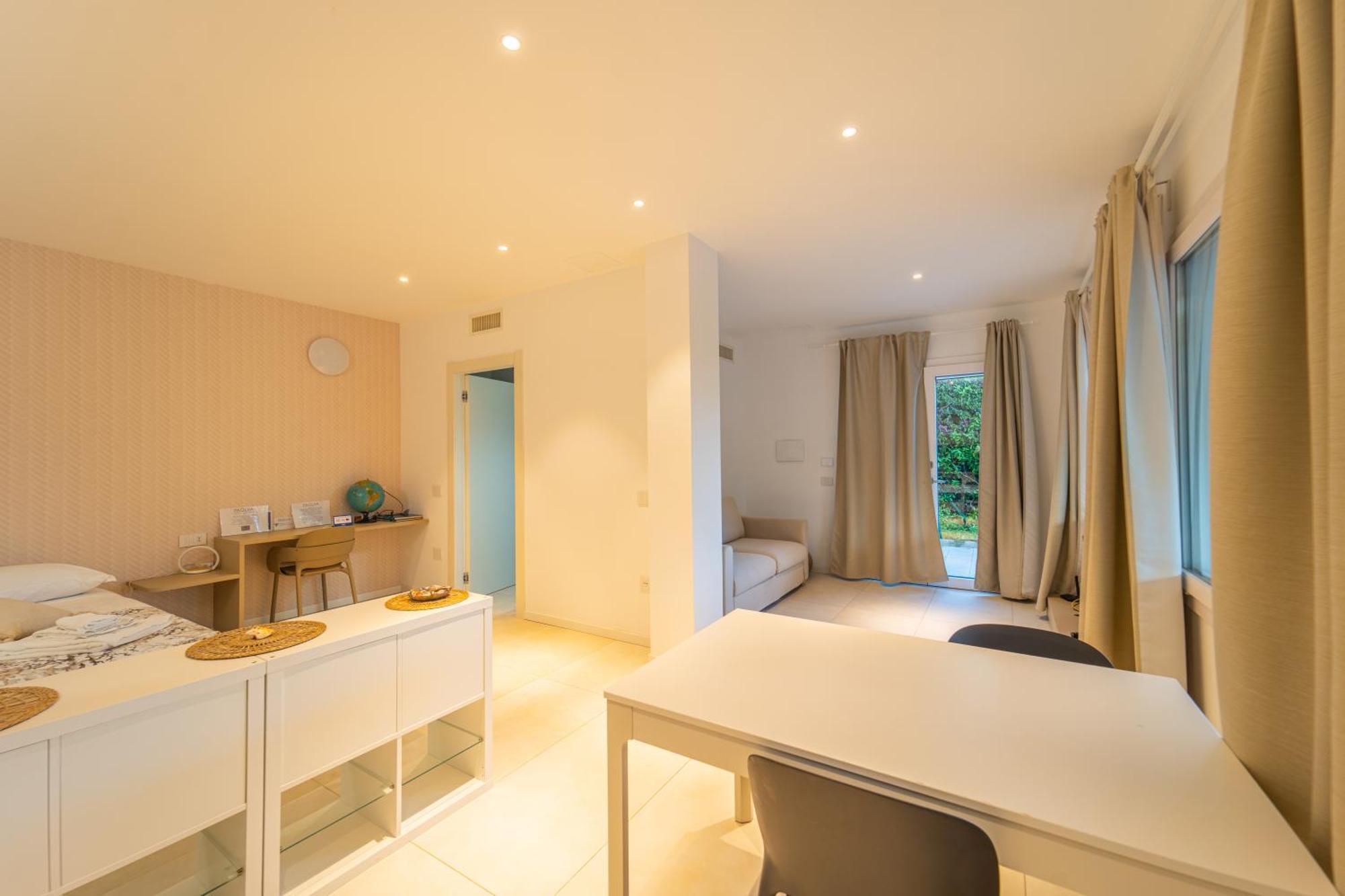 Paquja Aparthotel Quartu Sant'Elena Ngoại thất bức ảnh