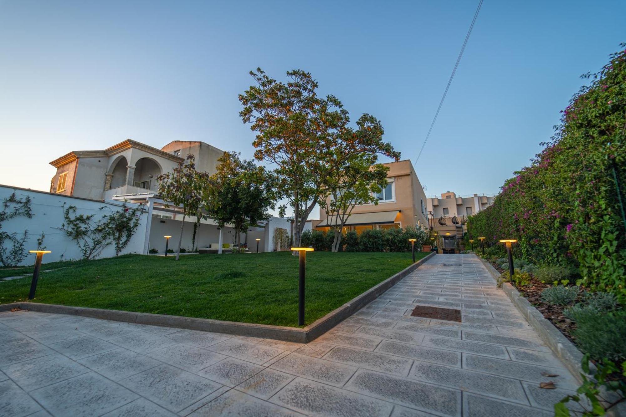 Paquja Aparthotel Quartu Sant'Elena Ngoại thất bức ảnh
